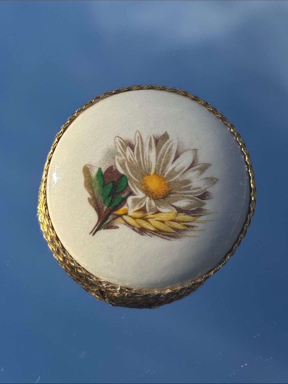 Round Enamel Floral Brooch With Gold-Tone Braided Edge - Cream & Gold